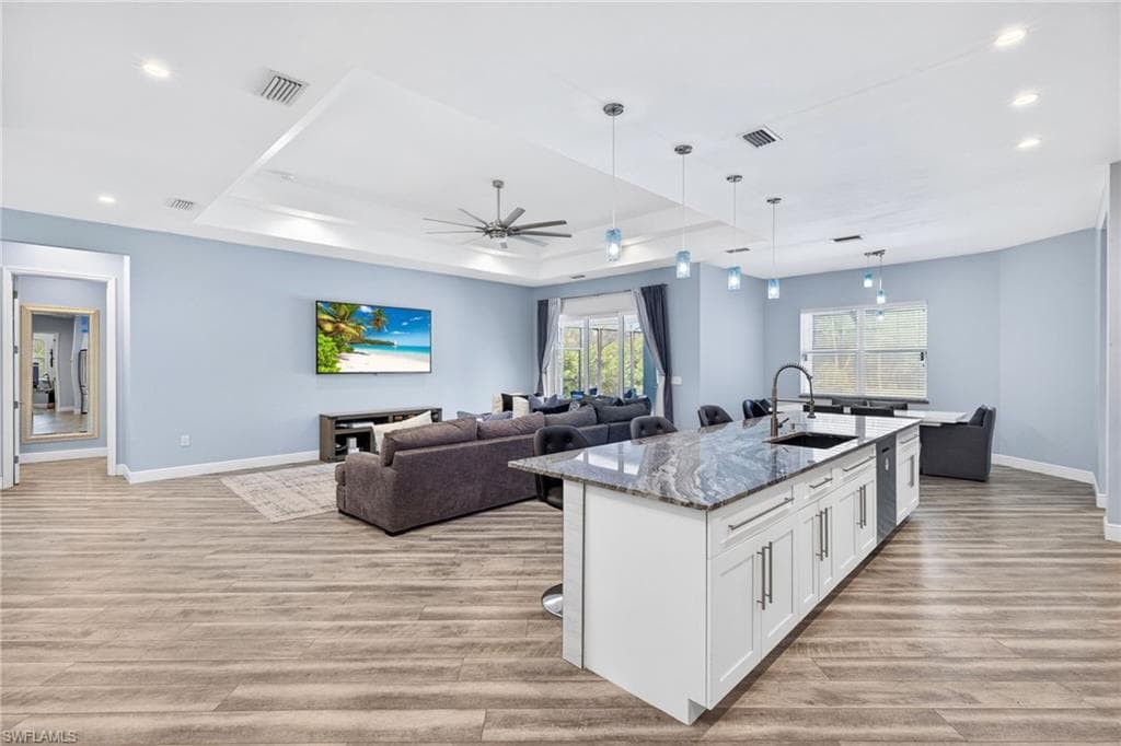 24000 Claire ST-17