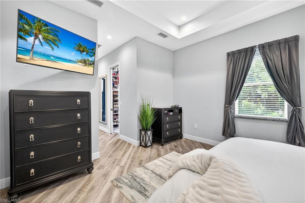 24000 Claire ST-20