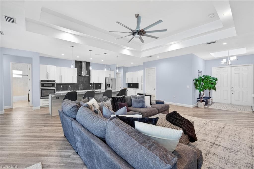 24000 Claire ST-10