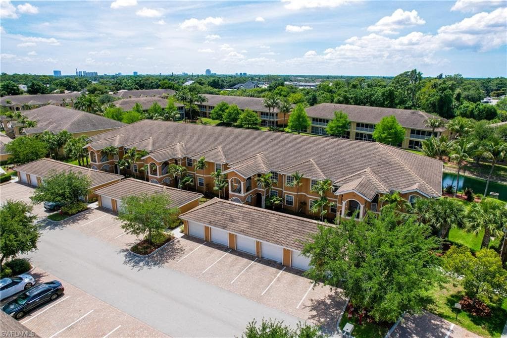 1102 Winding Pines CIR 206-2