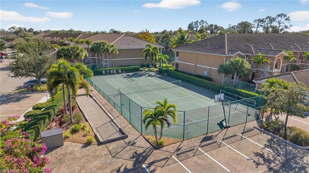 1102 Winding Pines CIR 206-33