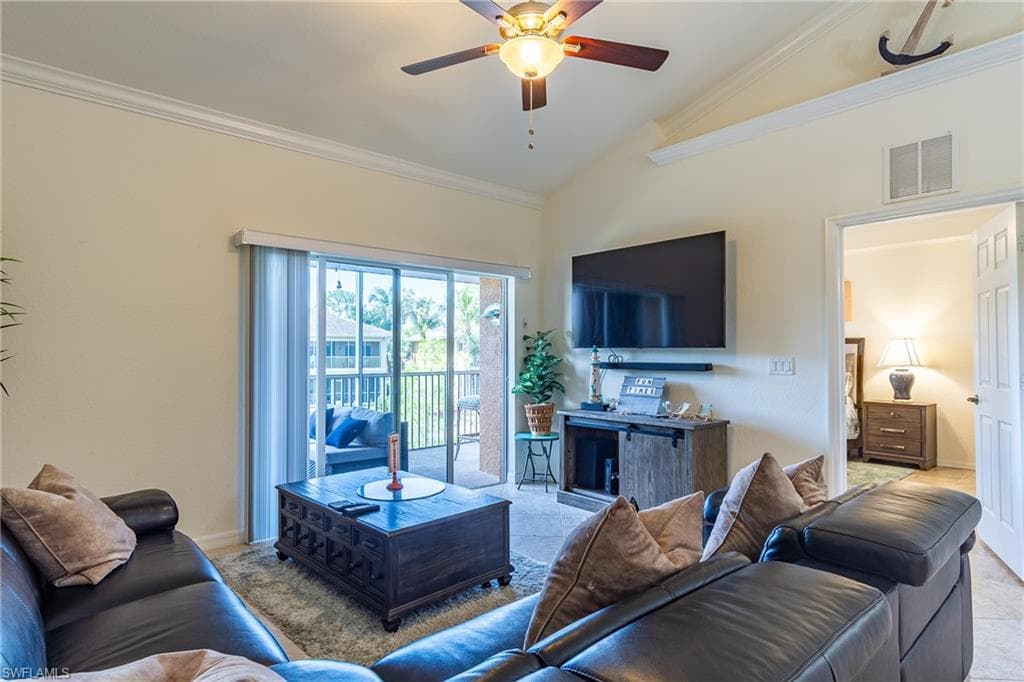 1102 Winding Pines CIR 206-11