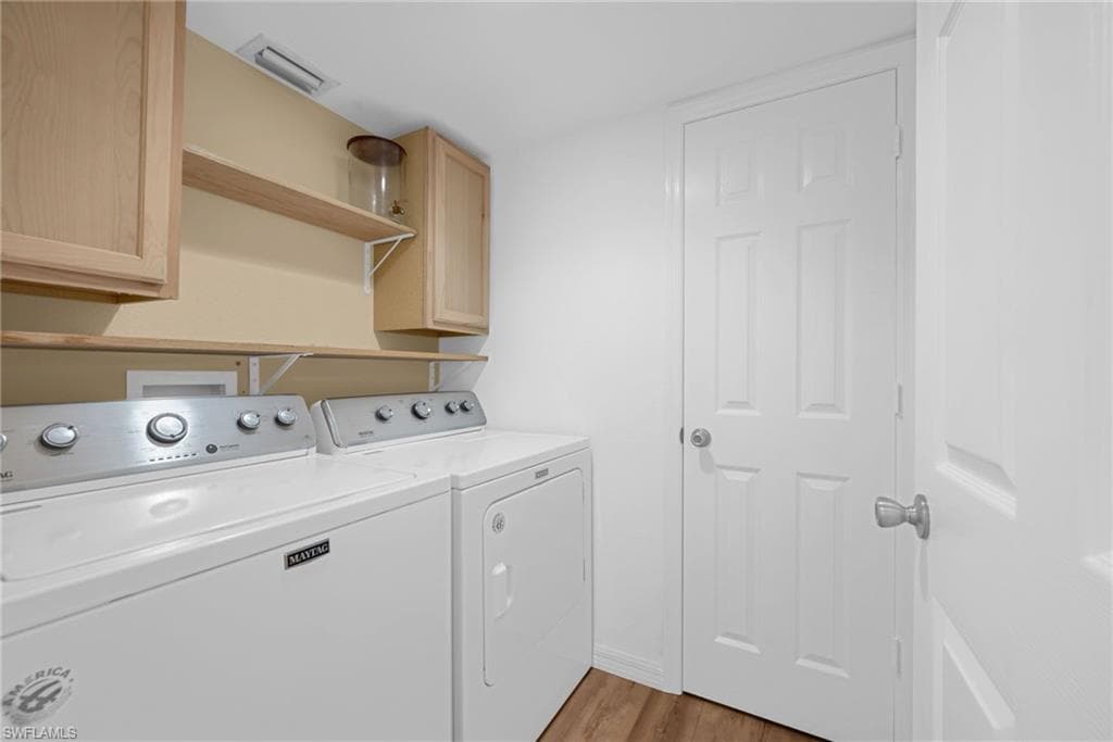 3250 Cypress Glen WAY 423-11