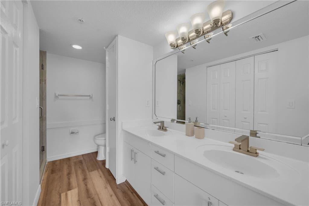 3250 Cypress Glen WAY 423-8