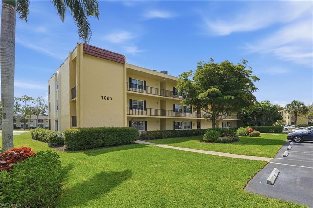 1085 Forest Lakes DR 8102-26