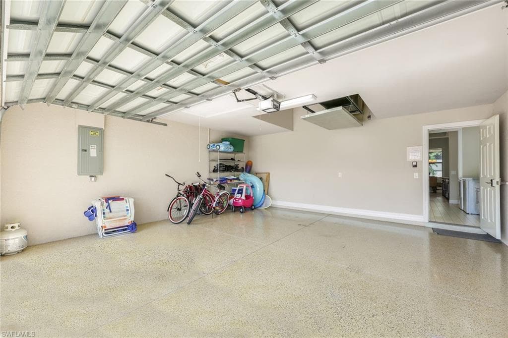 1243 Briarwood CT-17