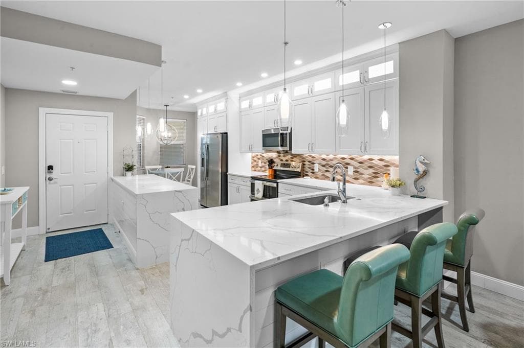 11041 Gulf Reflections DR 103-1