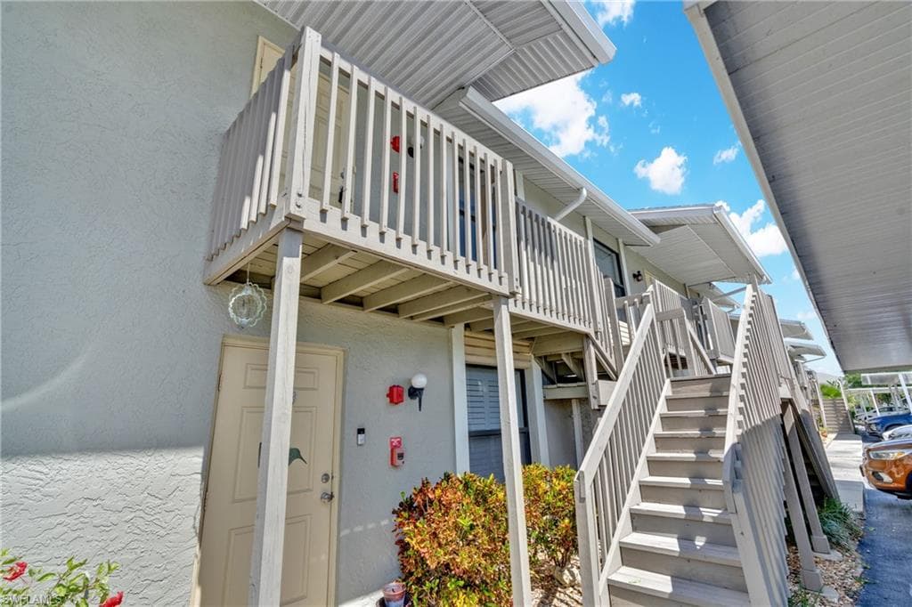 4708 SW 8th PL 203-10