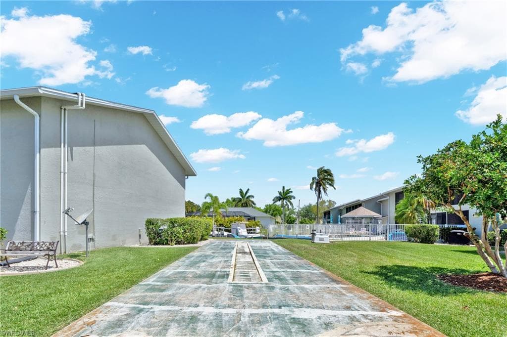 4708 SW 8th PL 203-49