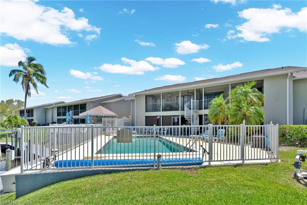 4708 SW 8th PL 203-48
