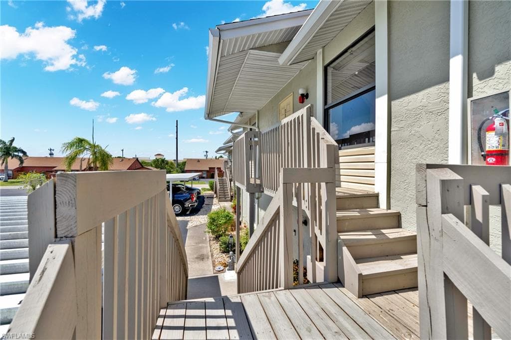 4708 SW 8th PL 203-11