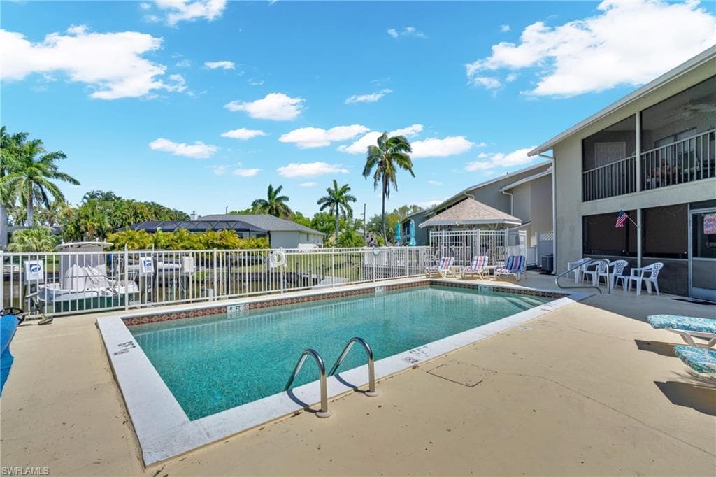 4708 SW 8th PL 203-40