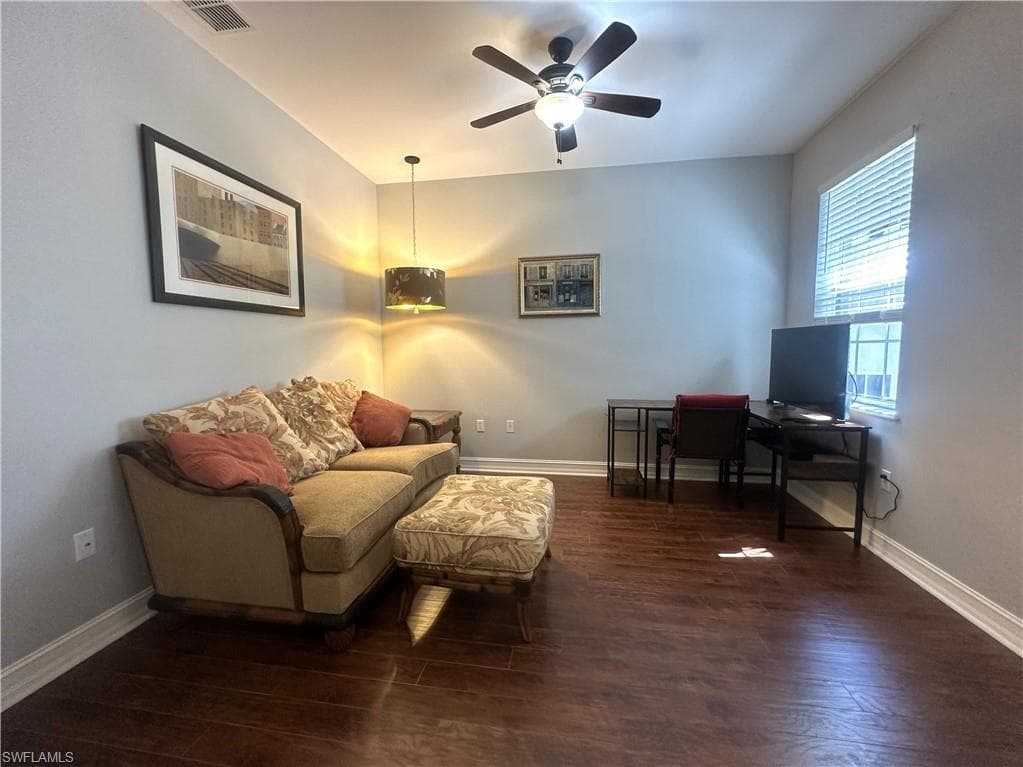2004 Tarpon Bay DR N 201-8