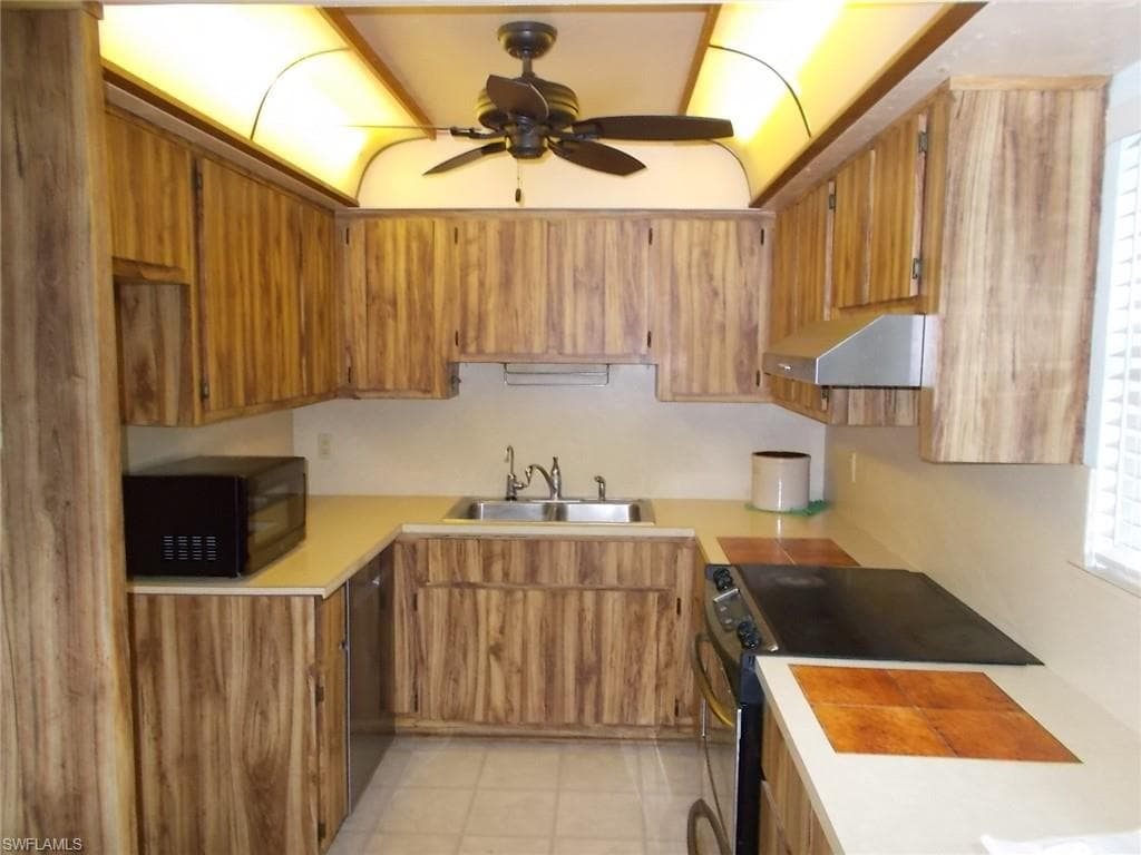 7046/7058 Maida LN-22