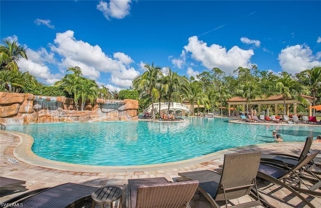 9560 Trevi CT 4816-27