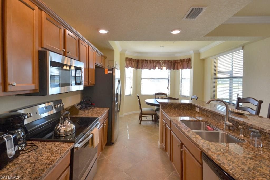 9560 Trevi CT 4816-9