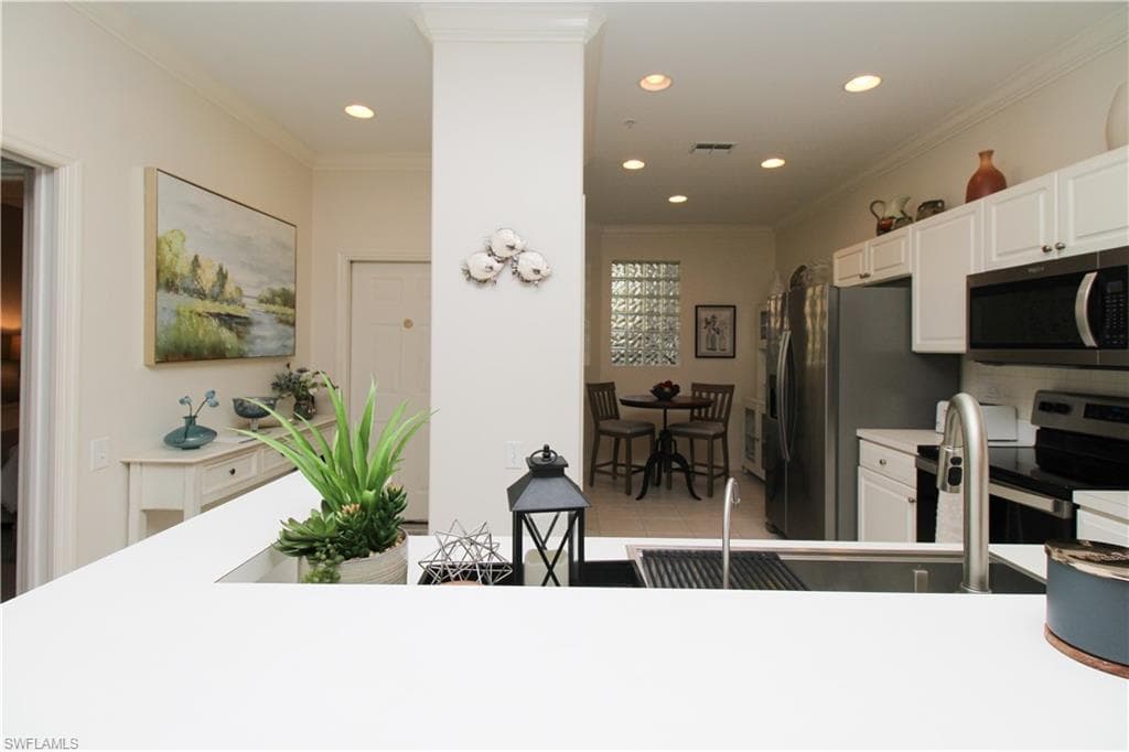 8217 Parkstone PL 102-23
