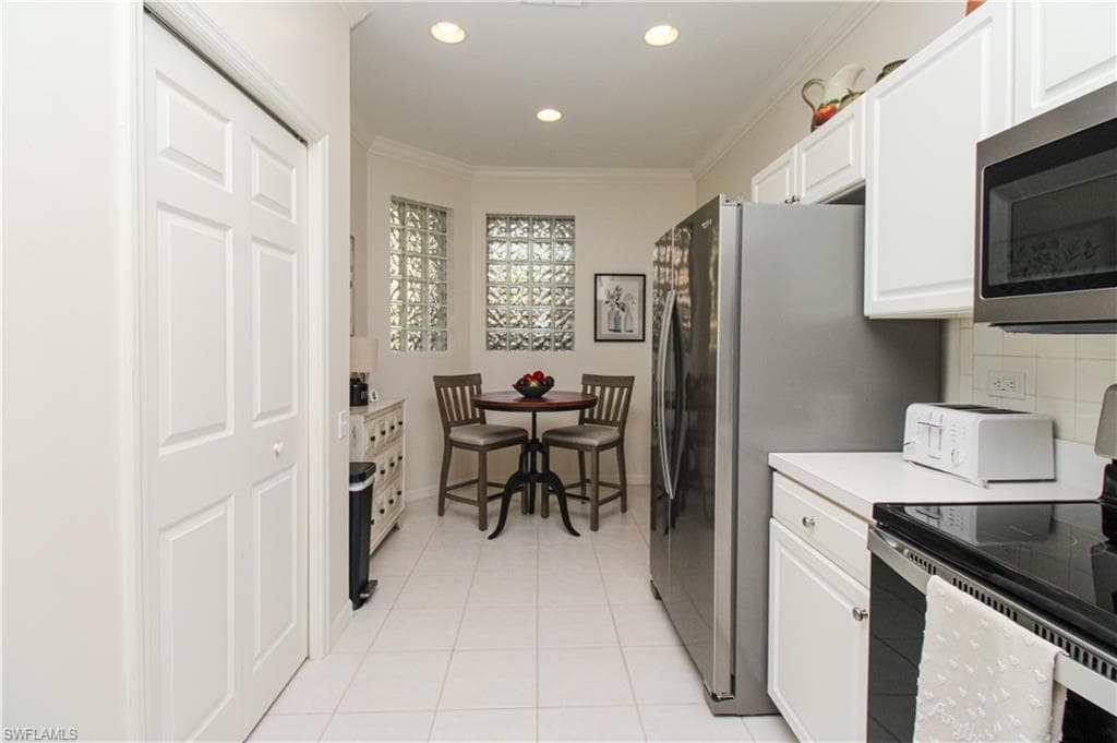 8217 Parkstone PL 102-22