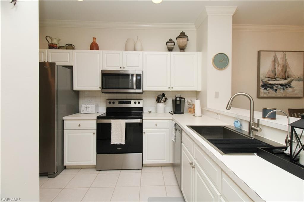 8217 Parkstone PL 102-19