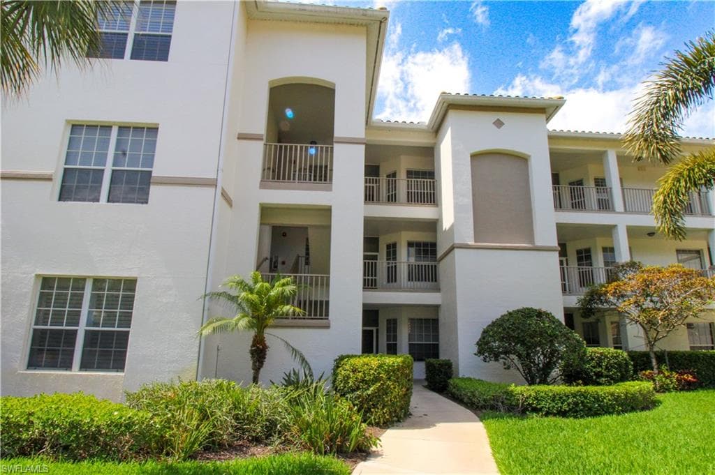 8217 Parkstone PL 102-8