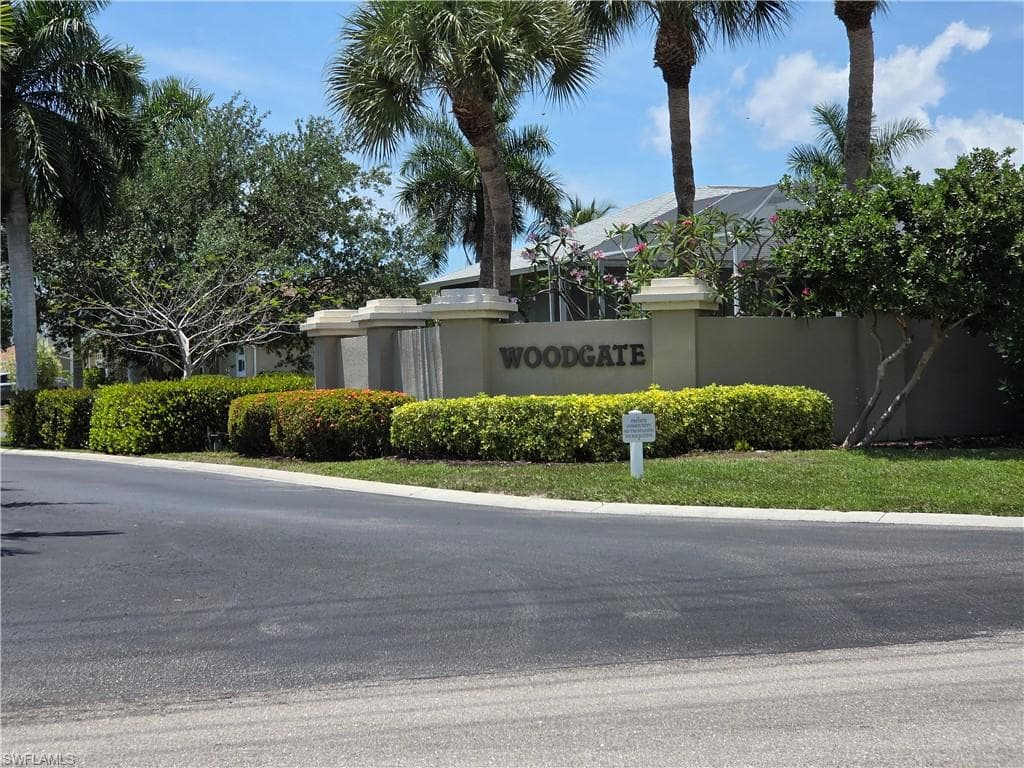 8831 Woodgate DR-50