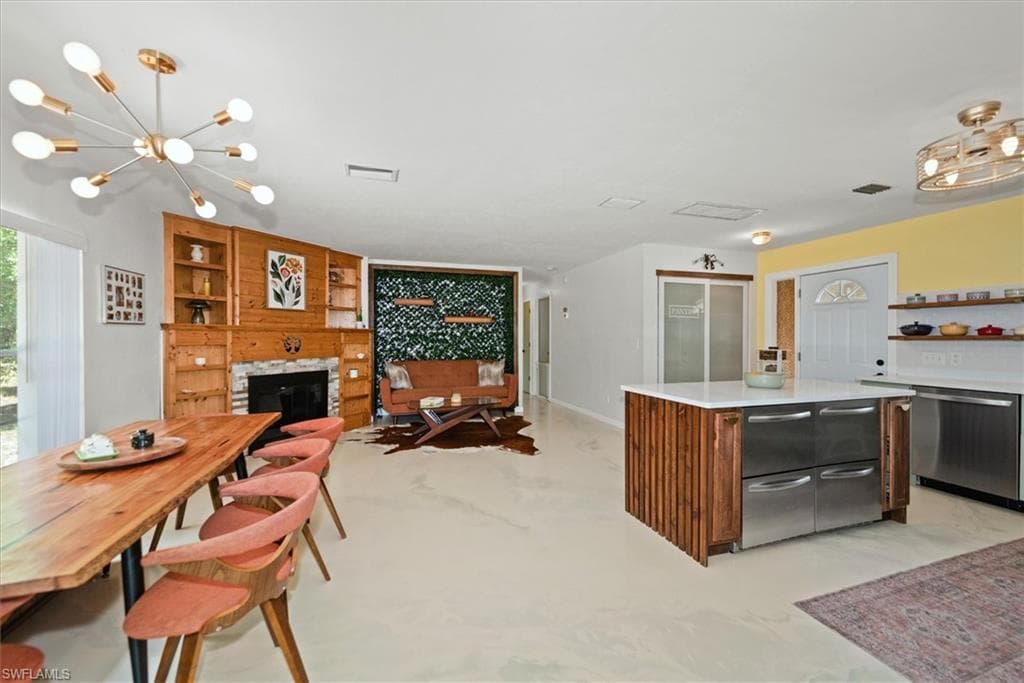 2431 N Westwood DR-2