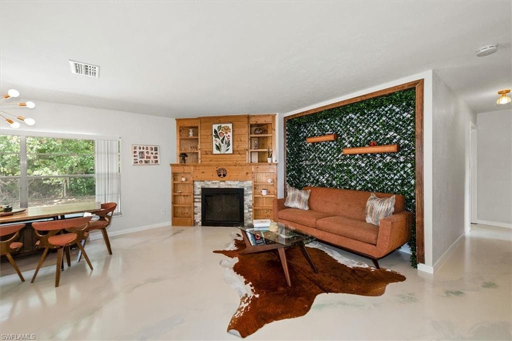 2431 N Westwood DR-15
