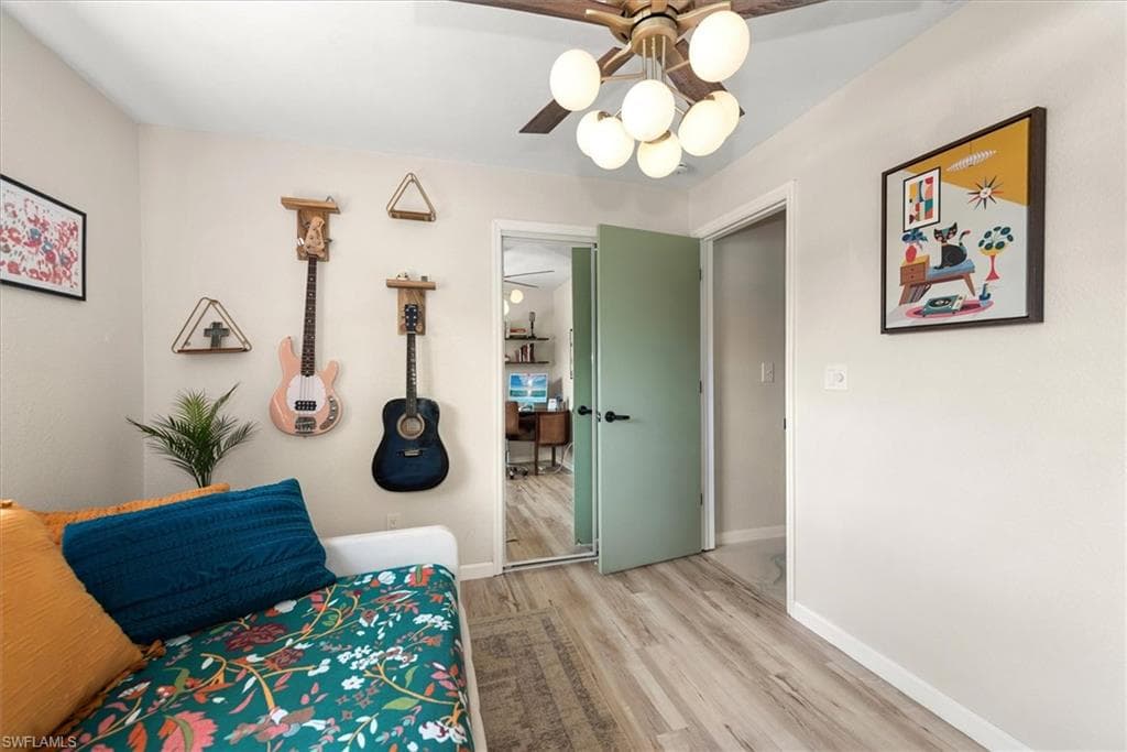 2431 N Westwood DR-25