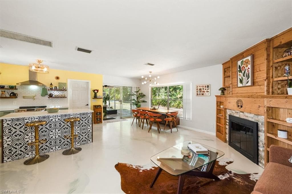 2431 N Westwood DR-4