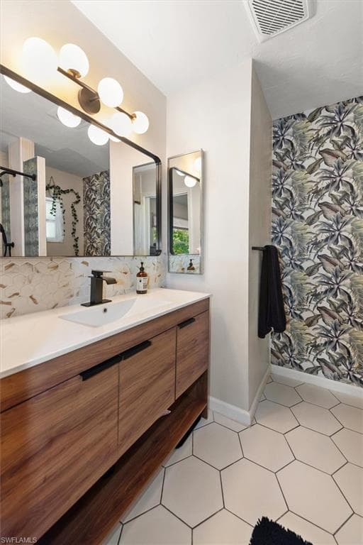 2431 N Westwood DR-19