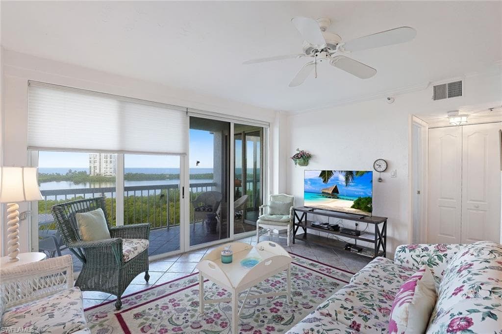 5501 Heron Point DR 702-5