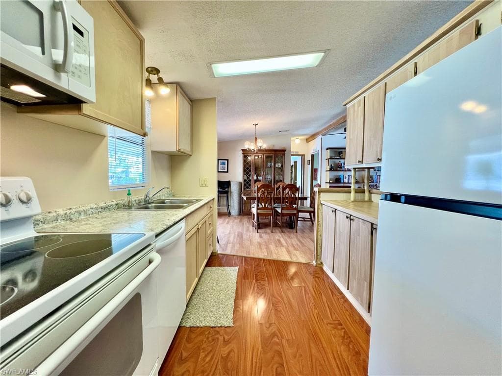 573 Cape Florida LN-7