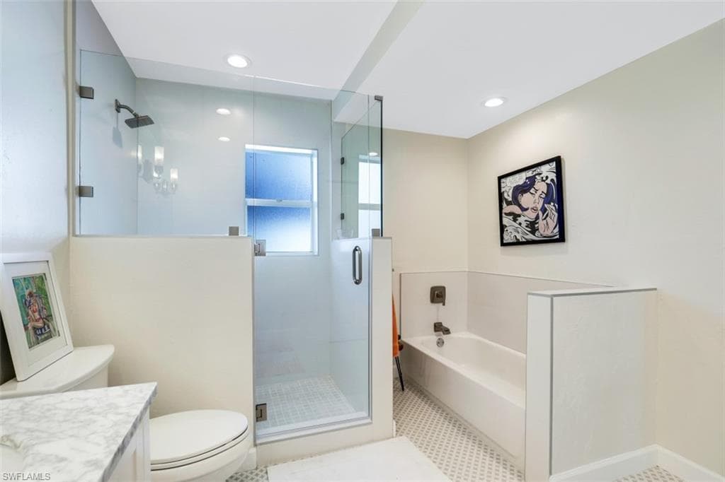 739 7th AVE N-22