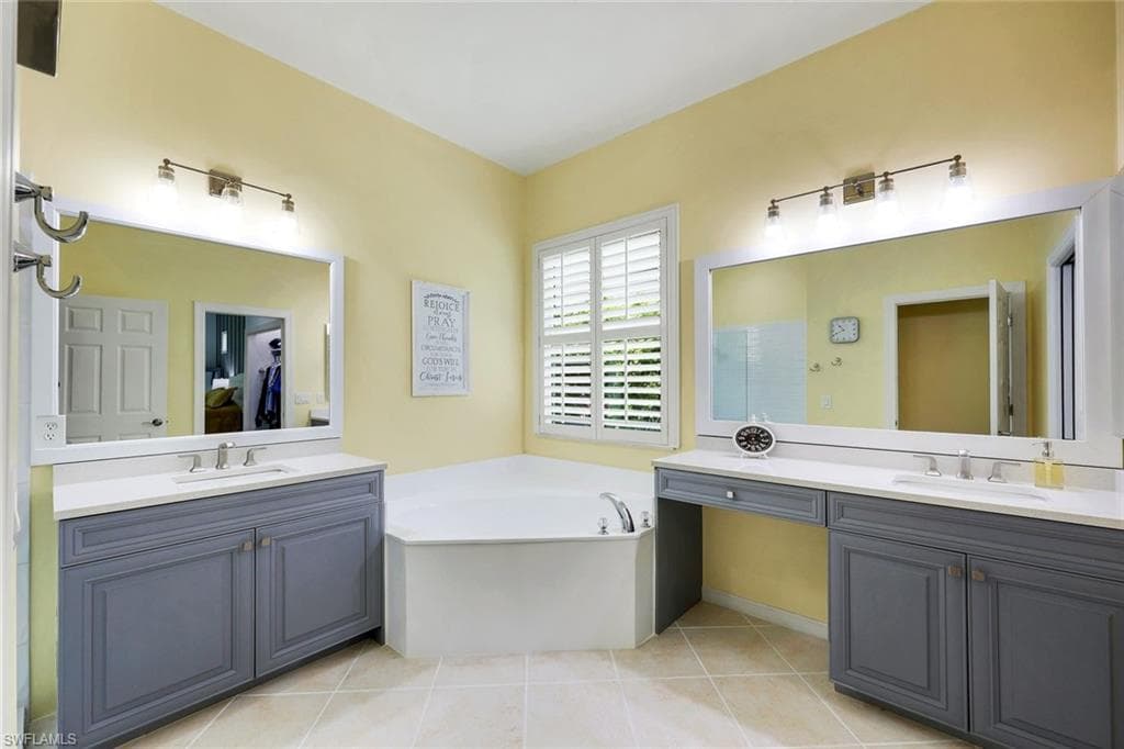 16221 Parque LN-13