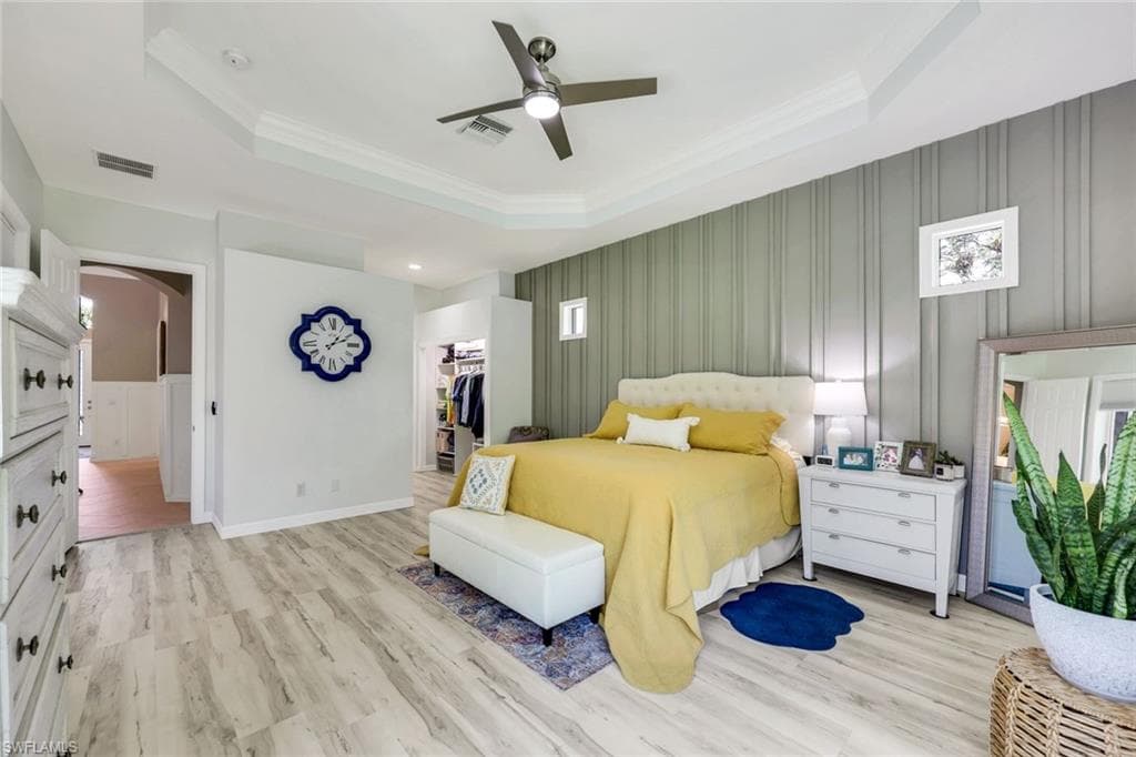 16221 Parque LN-11