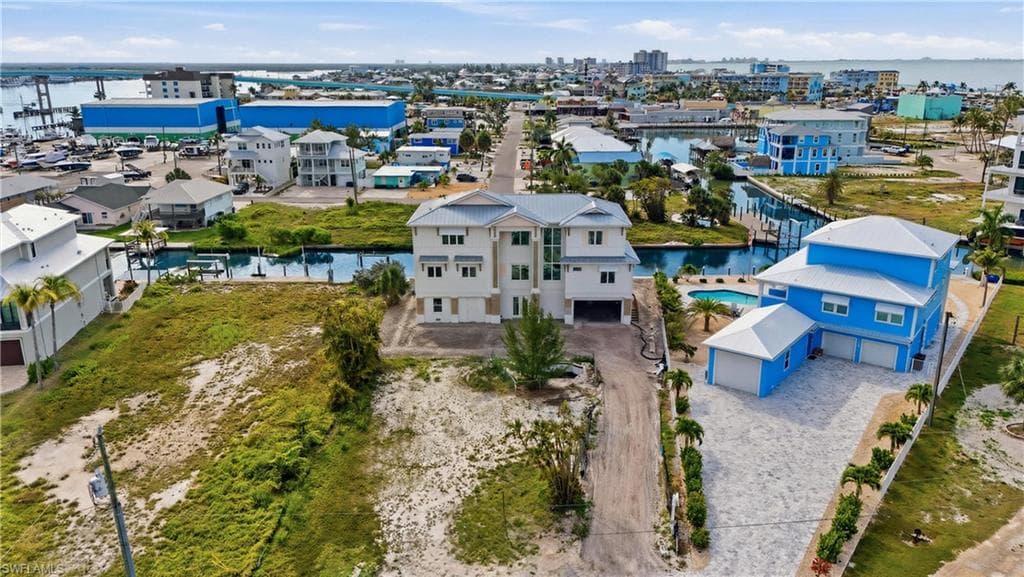 740 Matanzas CT-10