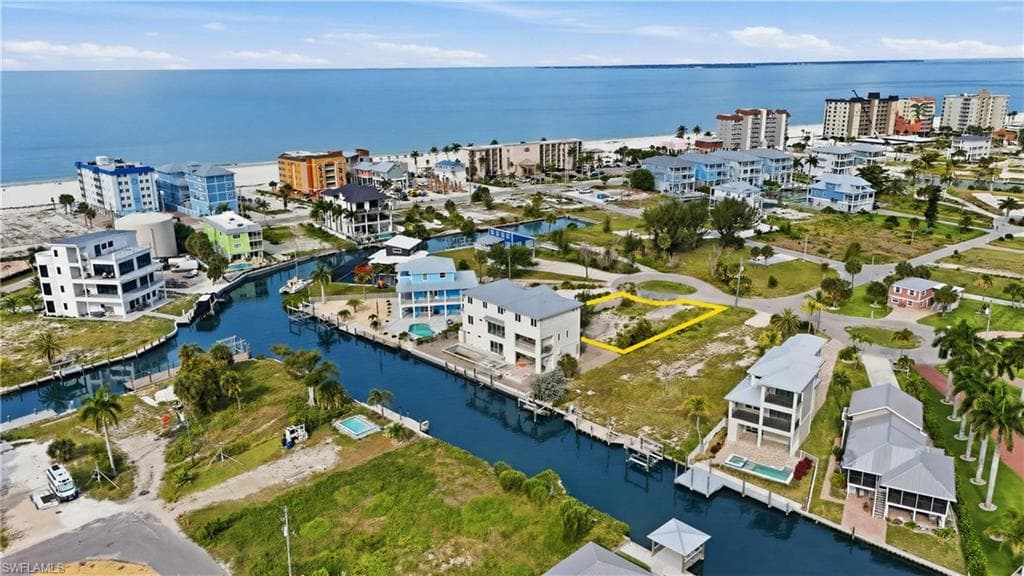 740 Matanzas CT-8