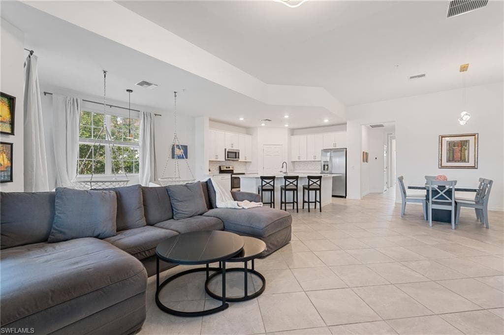12050 Santaluz DR 202-7