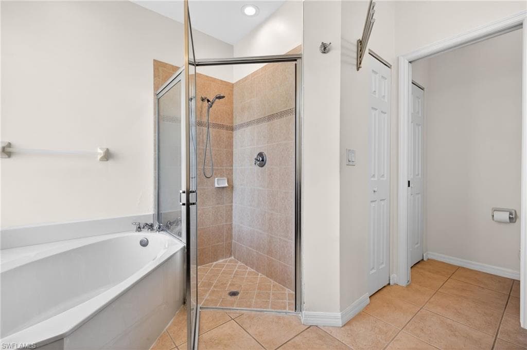 8369 Sumner AVE-22