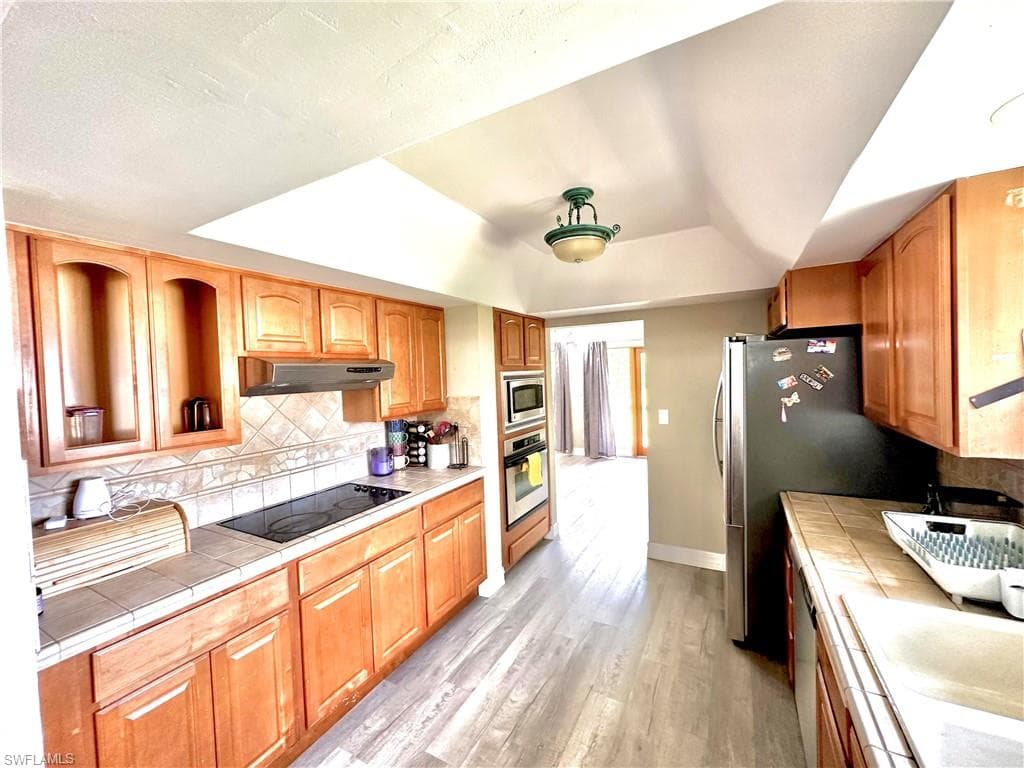 416 Bristle Cone LN-7