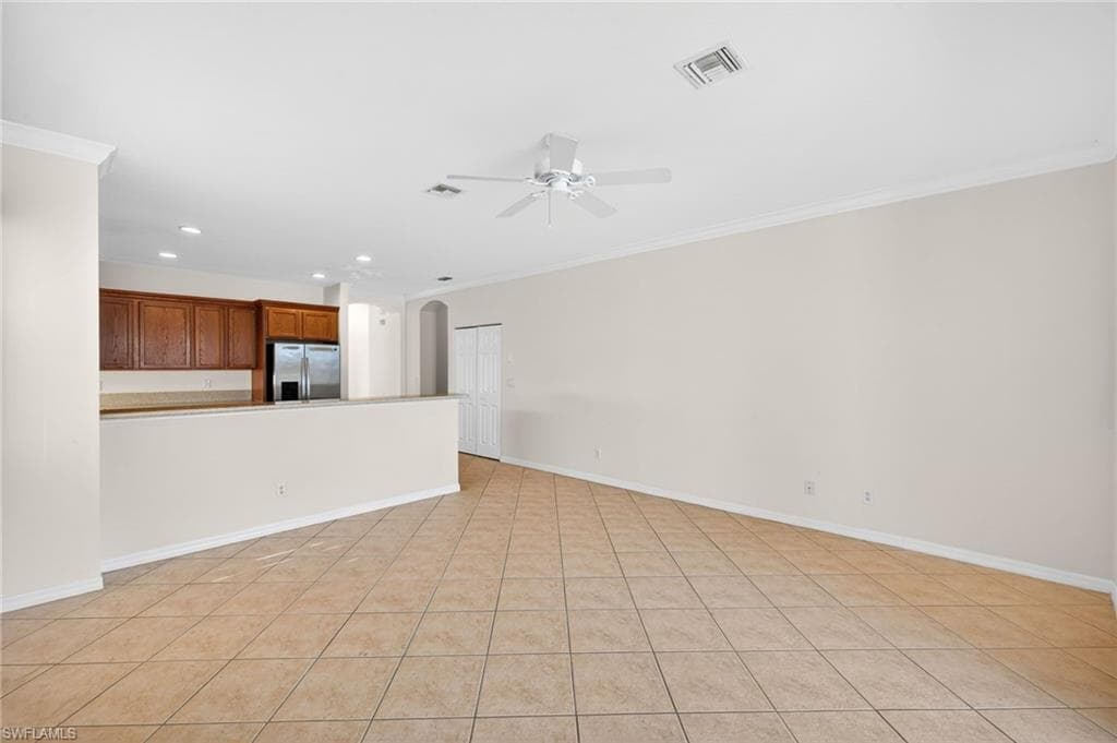 8369 Sumner AVE-9