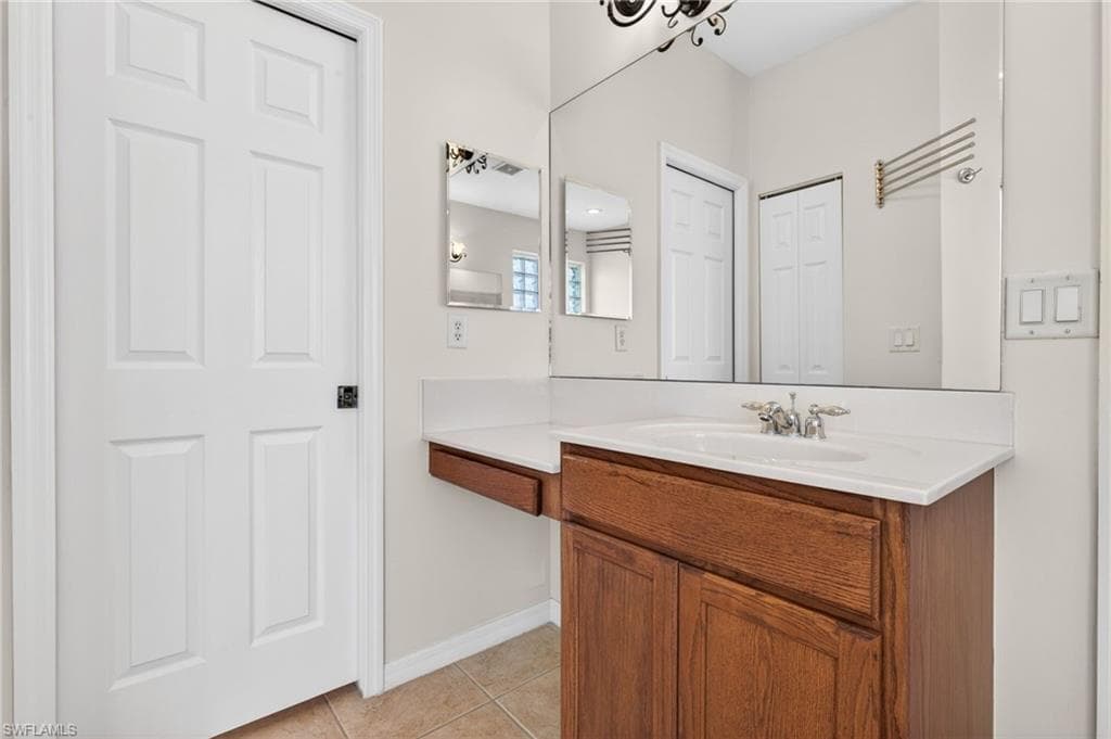 8369 Sumner AVE-29
