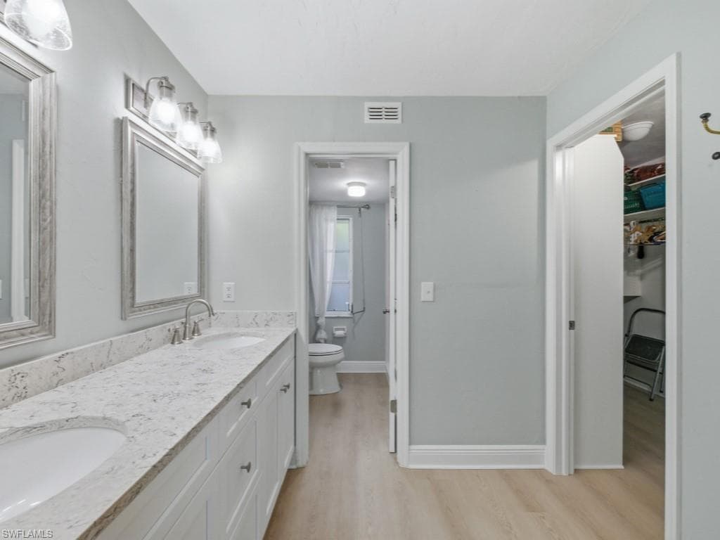 3207 Horse Carriage WAY 403-7