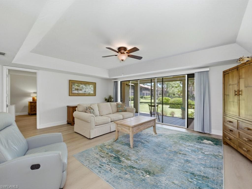 3207 Horse Carriage WAY 403-3