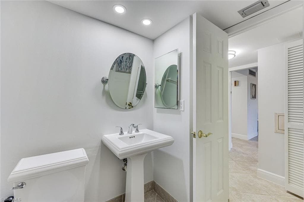 29 High Point CIR E 107-10