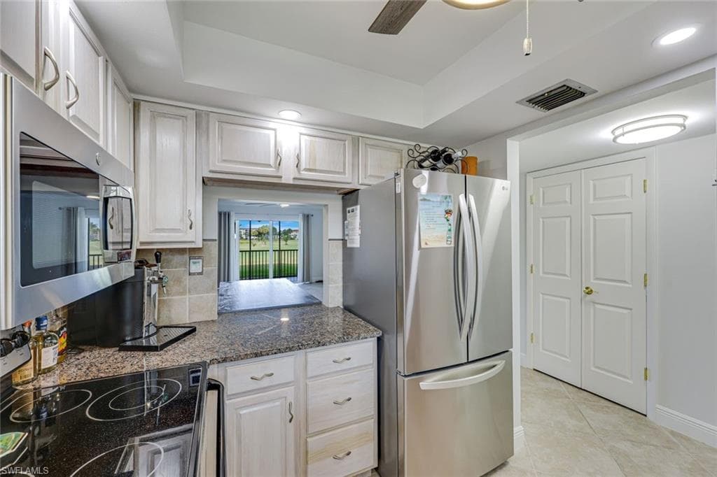 29 High Point CIR E 107-8