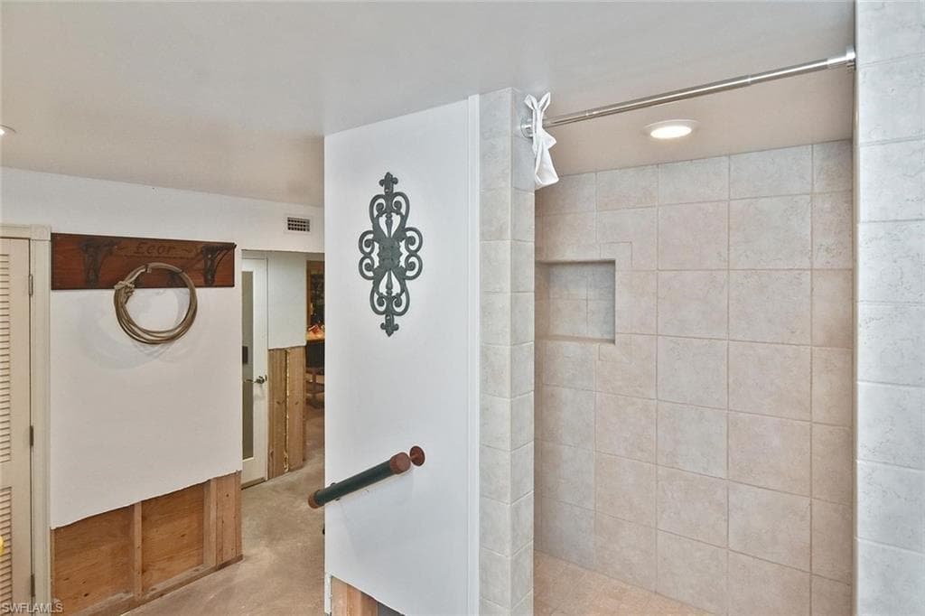 7226 Hendry Creek DR-50