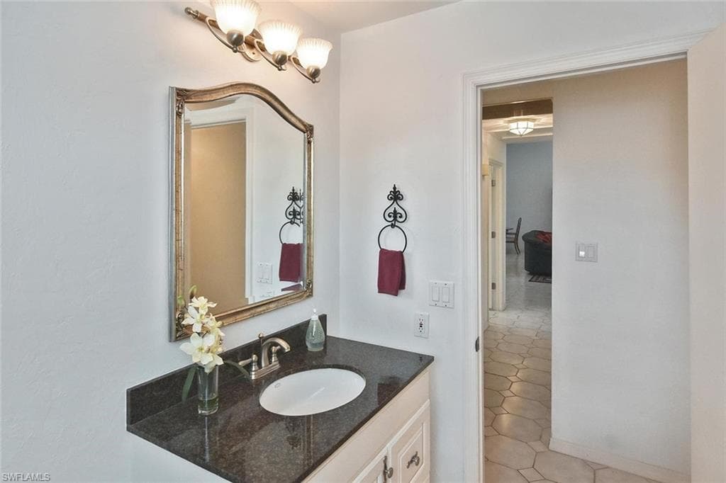 7226 Hendry Creek DR-31