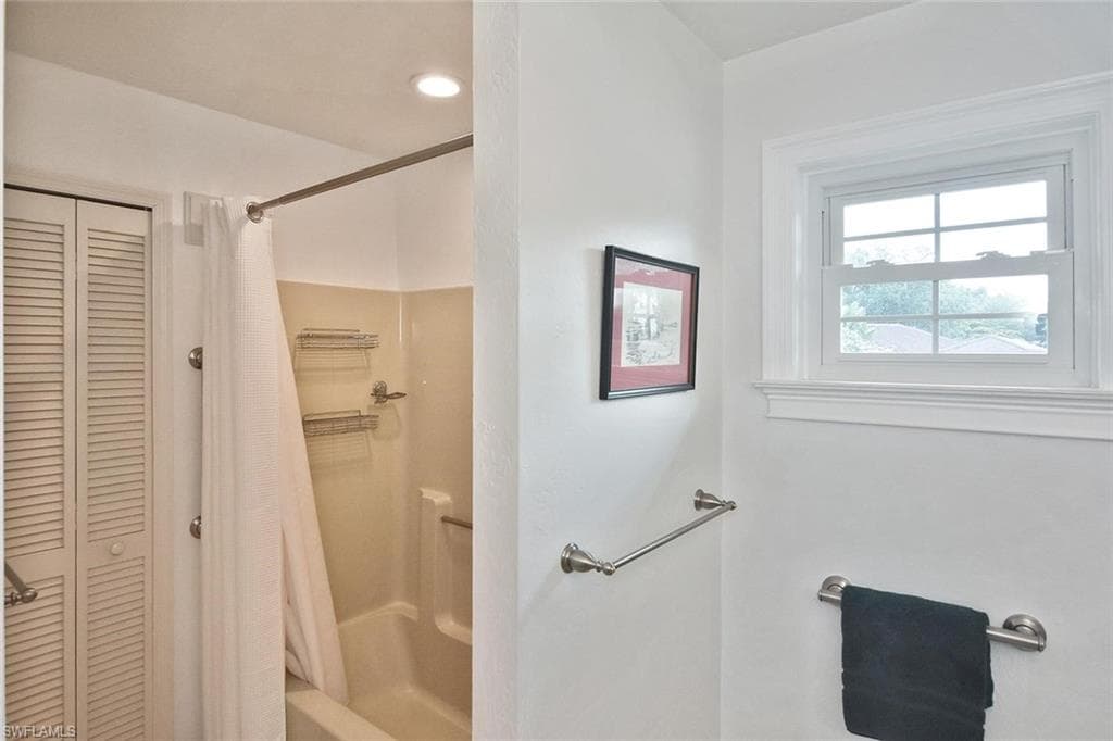 7226 Hendry Creek DR-29