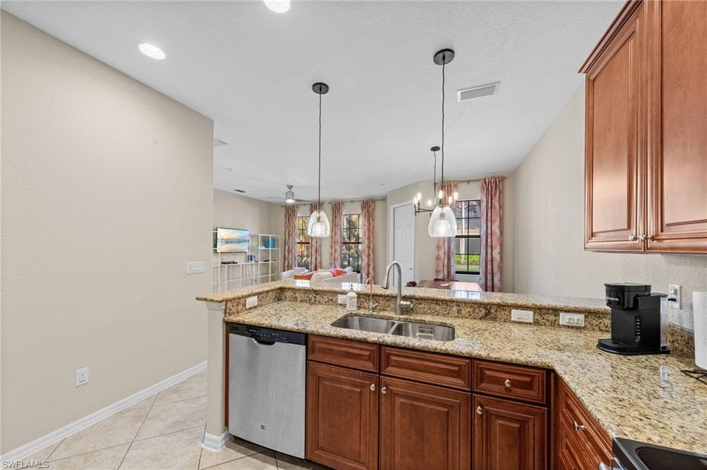 11736 Izarra WAY 7809-11